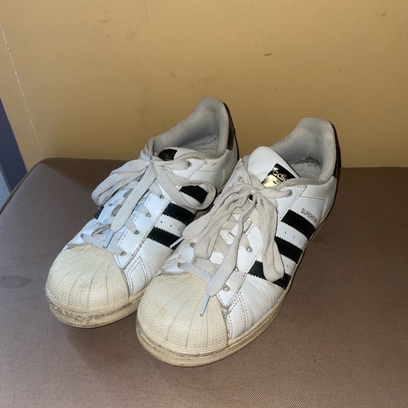 Adidas Superstar Sneakers - Picture 1 of 5